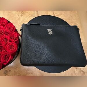 Burberry Outlet Black TB Leather Pouch/Wallet Crossbody with Iconic Check Lining